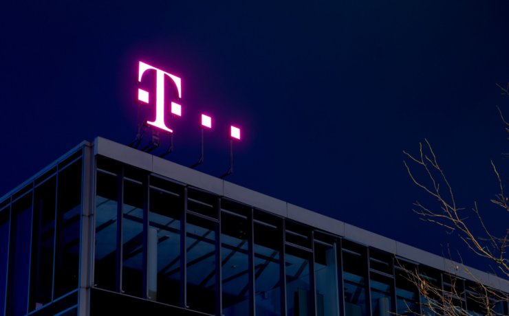 lighted signage of T-mobile