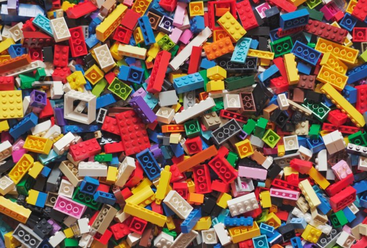 yellow red blue and green lego blocks